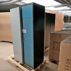 1 deurs Garderobekast, Lockerkast 1850x400x500mm zwart/turqoise 1 deurs Garderobekast, Lockerkast 1850x400x500mm zwart/turqoise