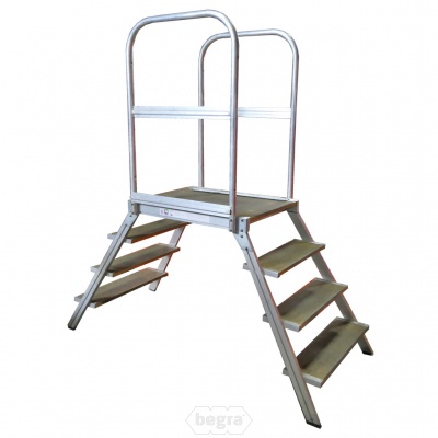 Gebruikte bordestrap dubbelzijdig aluminium 1960x1760x690mm (hxbxd) Gebruikte bordestrap dubbelzijdig aluminium 1960x1760x690mm (hxbxd)